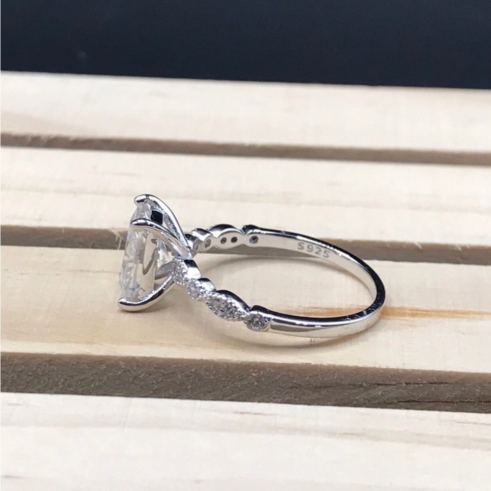 925 Sterling Silver 2.00CT MOISSANITE Women's Ring size 6,7 or 8 - Picture 17 of 17